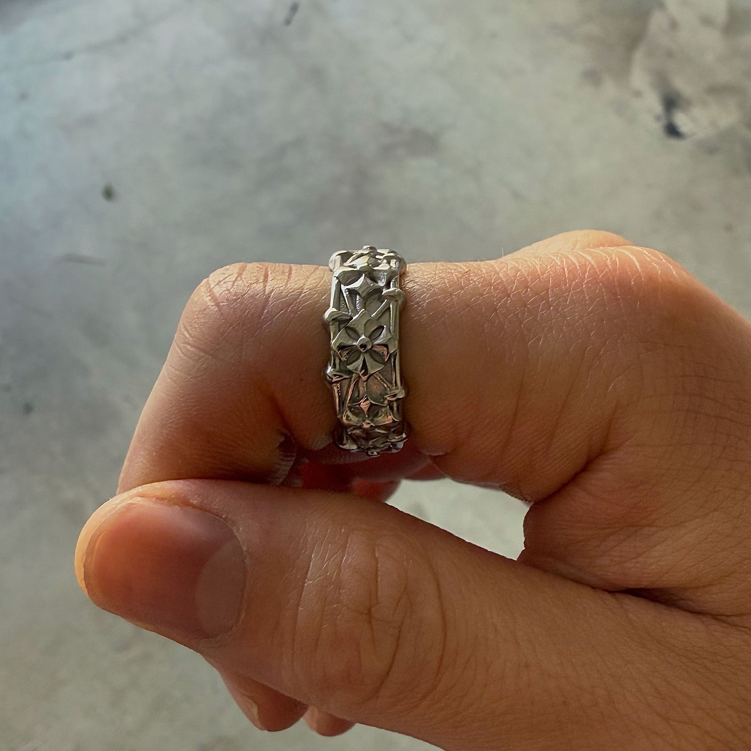 STEEL ETHEREAL CREST RING