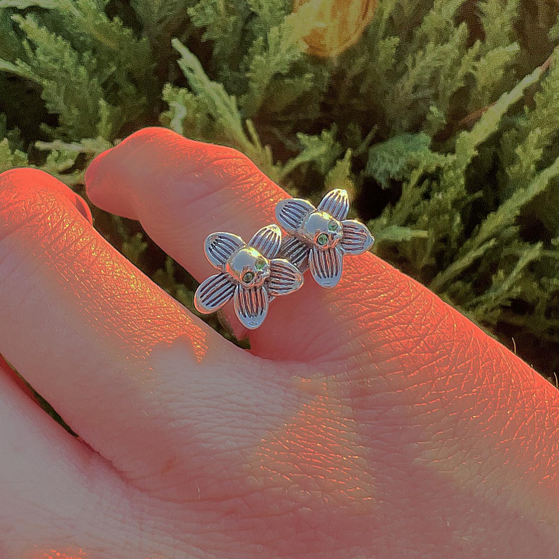 Sliver Twin Skull Blossom Pinky Ring